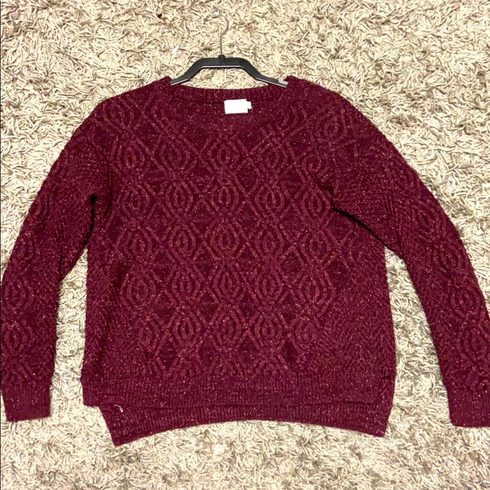 Maroon sweater